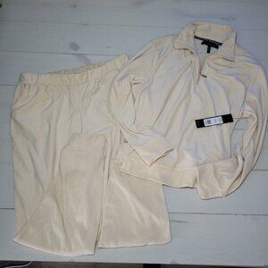 NWT BCBG Women Matching Set Velour Quarter Zip Pullover Jogger Pants.